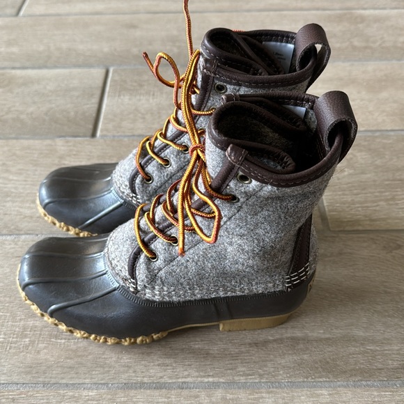 L.L. Bean Brown Grey Wool Felt Bean Boots Size: 6 - Picture 8 of 13